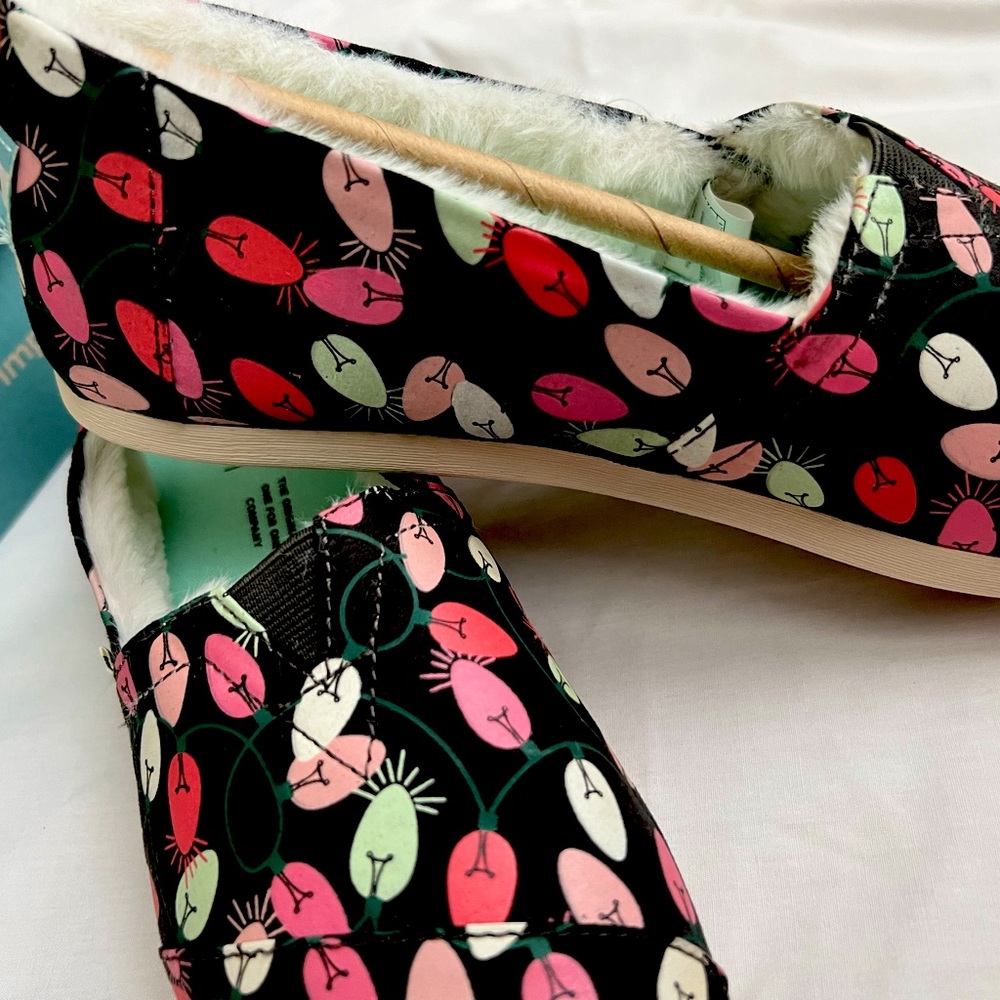NWT TOMS LIMITED EDITION Christmas Tree Lights Alpargata
